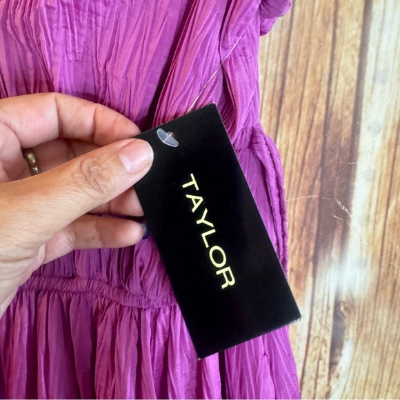 Taylor Women's Sleeveless V-Neck Side-Slit Orchid Stretch Maxi Dress Size XS - Picture 13 of 15